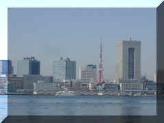 Odaiba - traversee3.jpg (28259 bytes)