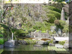 Kamakura - Hase-dera park1.jpg (91225 bytes)