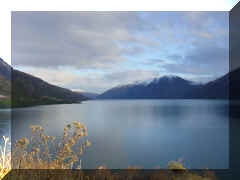 Lake Wakatipu0.jpg (32004 bytes)