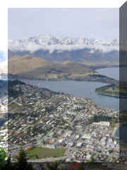 Queenstown - gondola view city1.jpg (58011 bytes)